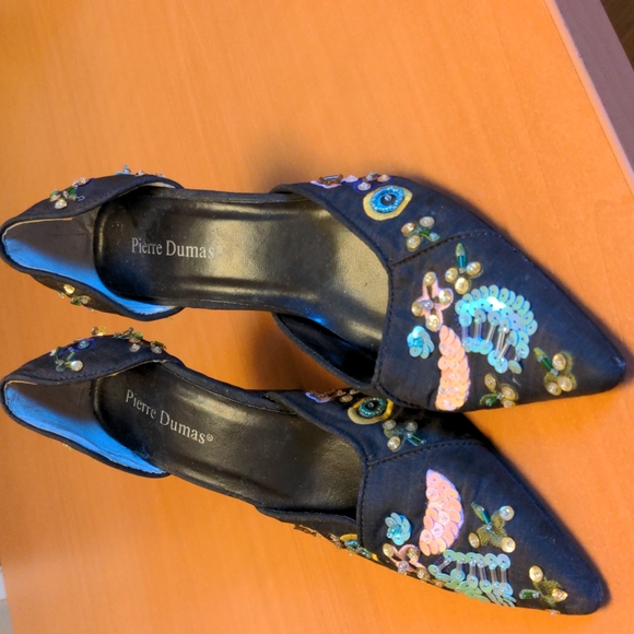 Shoes - Picture 2 of 4